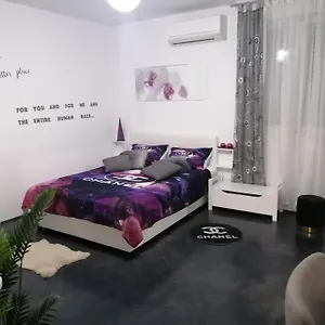 Russell's House In The Center & Apartamento